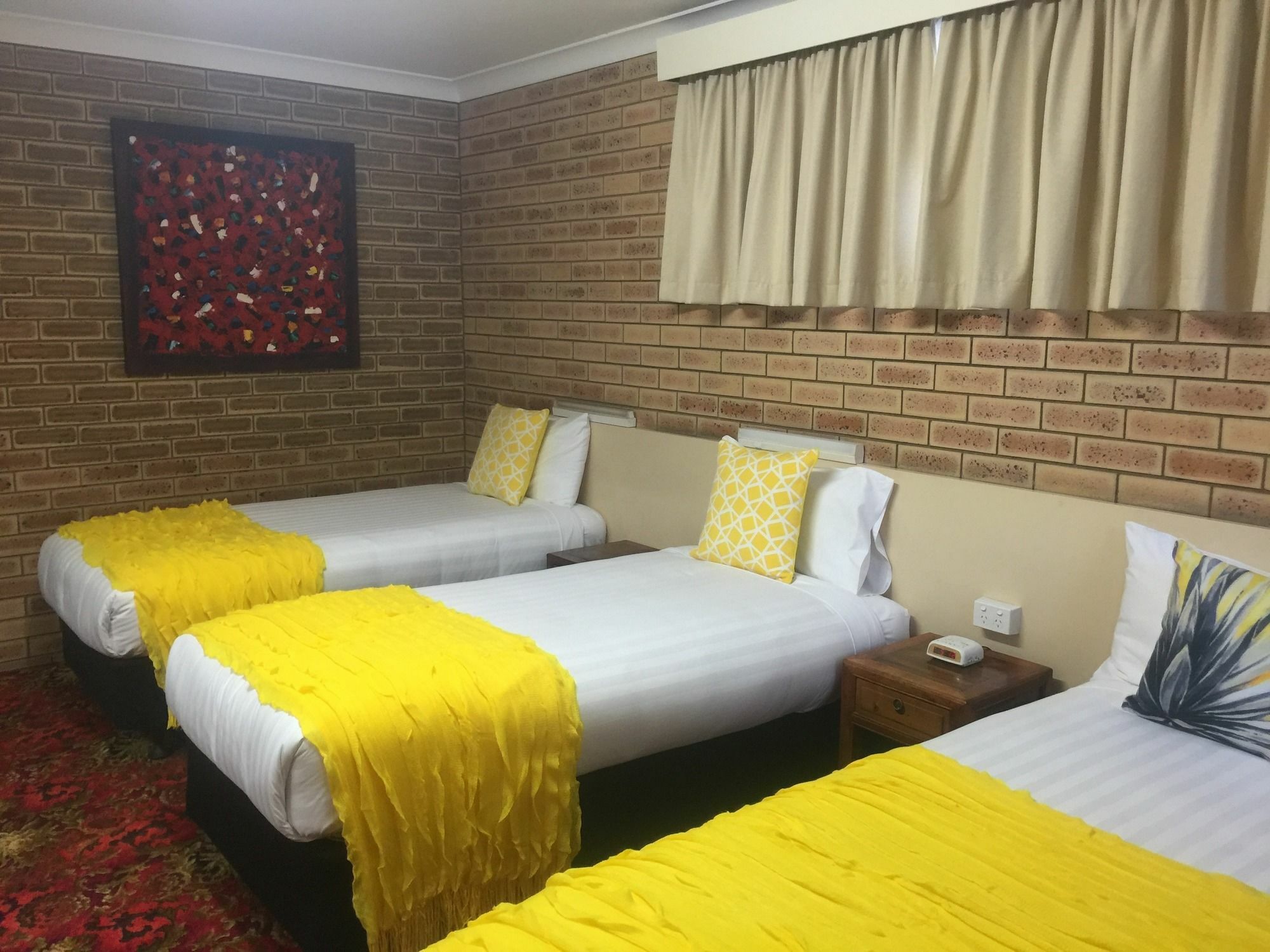 Blue Violet Motor Inn Тувумба Экстерьер фото